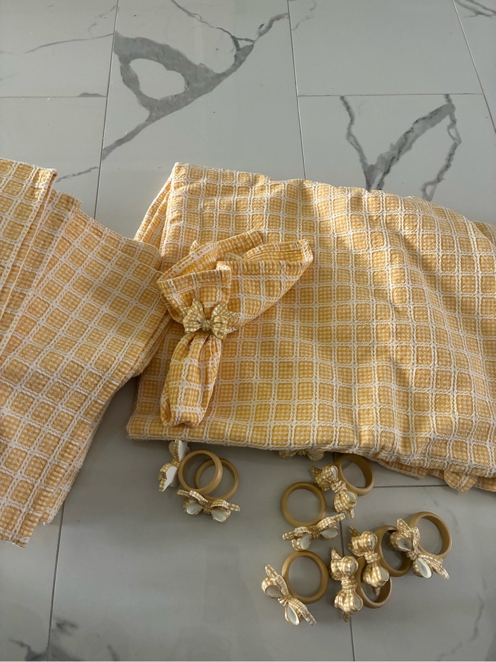 Yellow Checked Table Linens with Gold Bee Napkin Rings